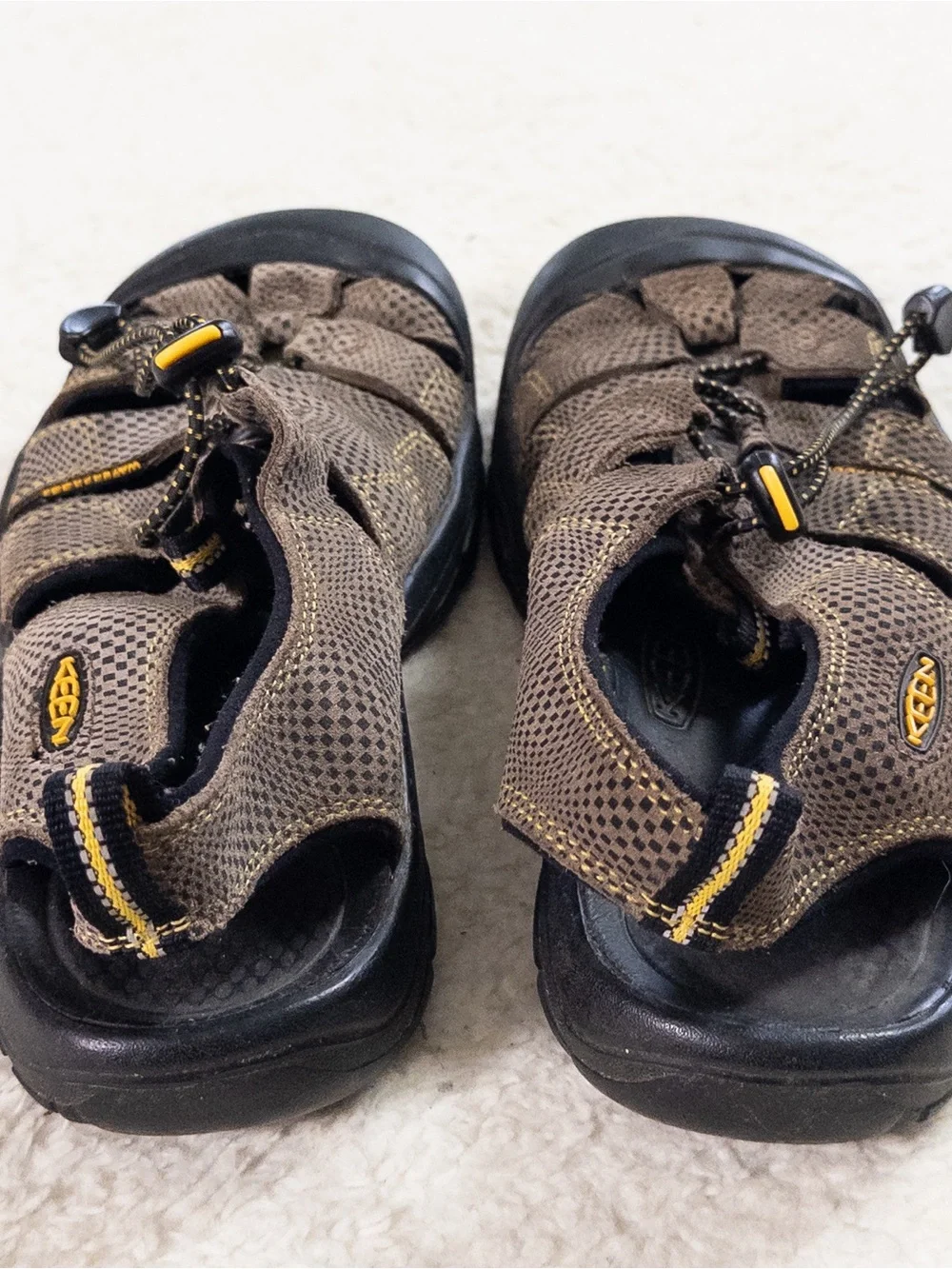 KEEN Newport H2 Brown Checkered Water Sandals Men’s 6 Women’s 8